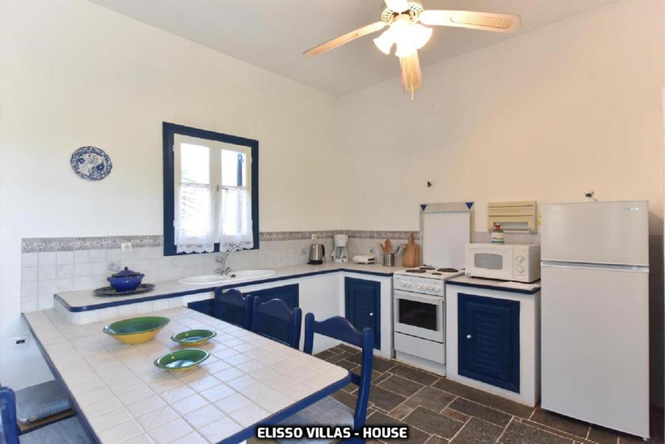 Elisso Apartment *